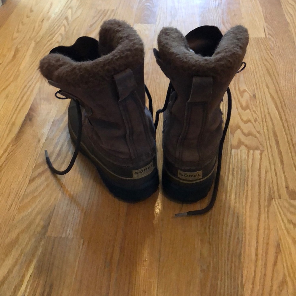 Brown Sorel Caribou boot.